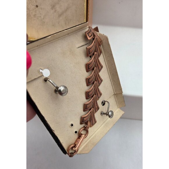 Copper V Link Cheron Bracelet and Screw Earrings  In Original Box - Picture 5 of 7
